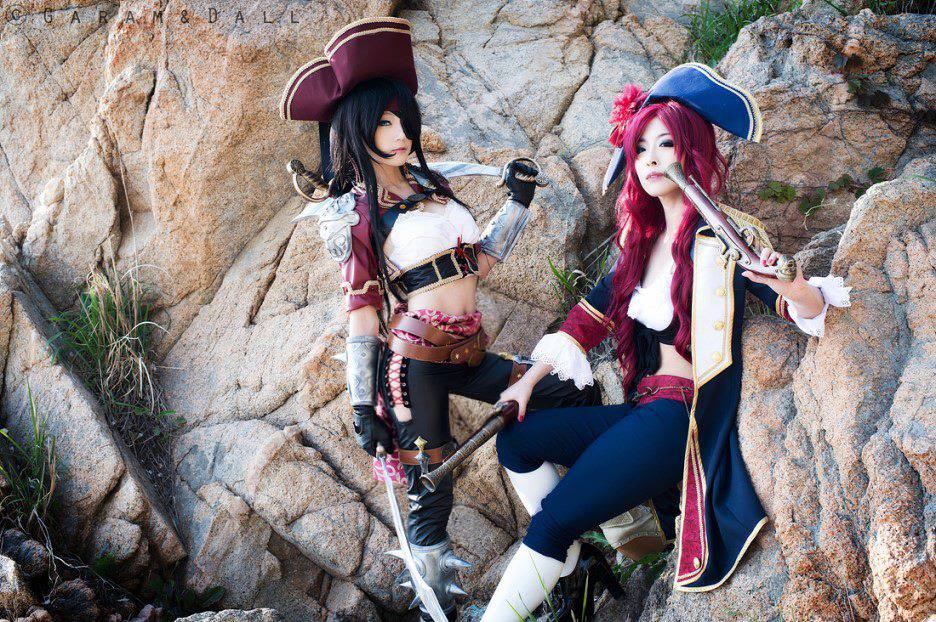 LMHT: cosplay Katarina đọ dáng cùng Miss Fortune