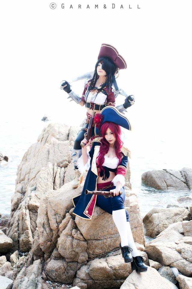 LMHT: cosplay Katarina đọ dáng cùng Miss Fortune