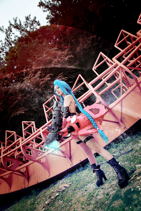 LMHT: cosplay cô nàng “nổi loạn” Jinx