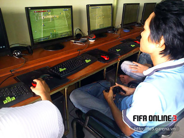 FIFA online 3: “Cuộc chiến” giữa tay cầm và bàn phím