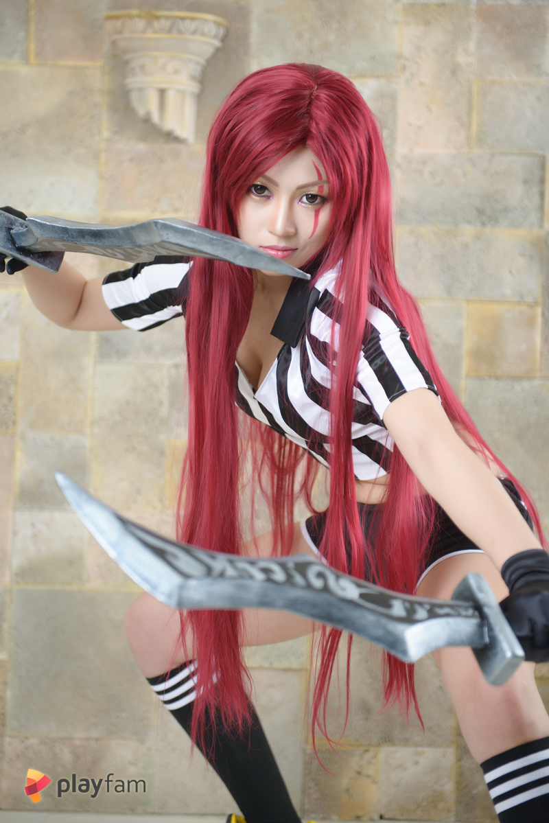 LMHT: Cosplay Katarina trong trang phục Trọng tài