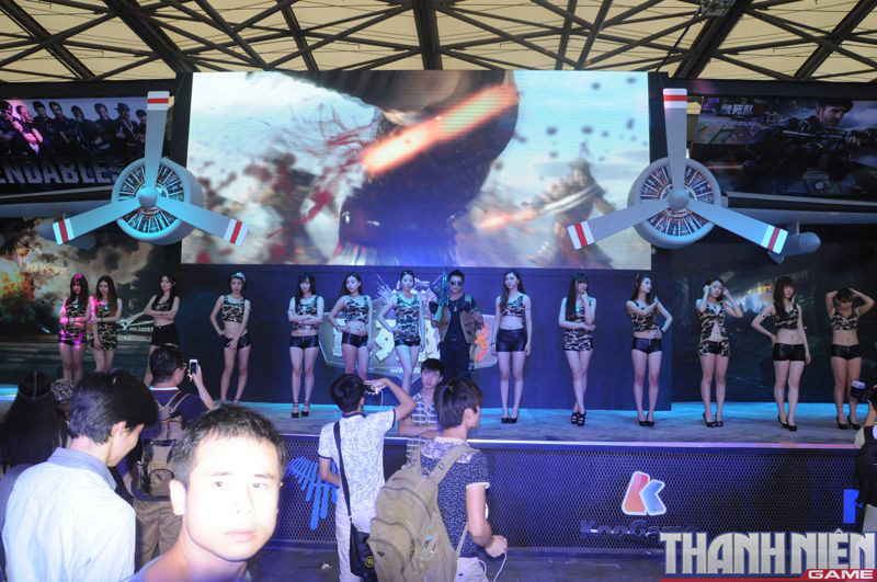 Phóng sự ảnh: showgirl khoe sắc tại ChinaJoy 2014