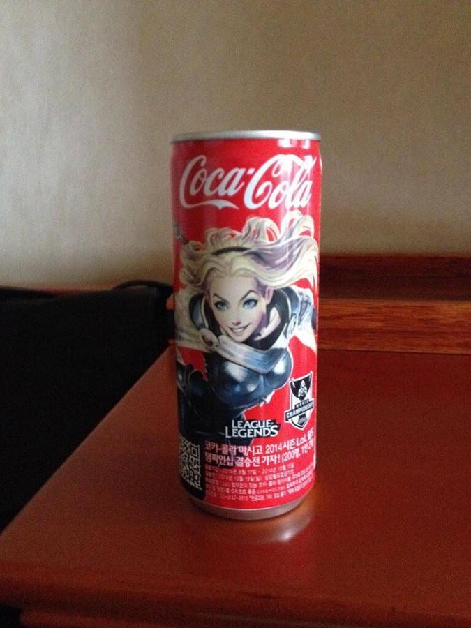 Tướng Liên minh huyền thoại lên chai Coca-Cola