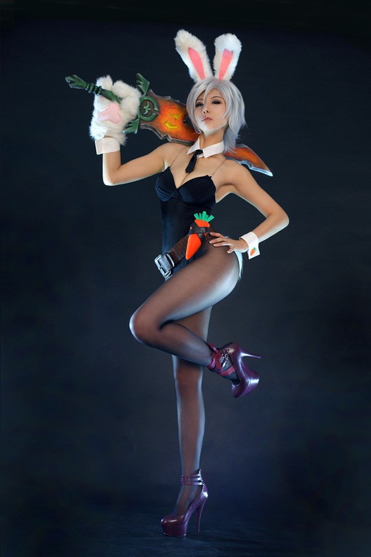 LMHT: Cosplay Riven Thỏ ngọc của Tasha - Spiral Cats