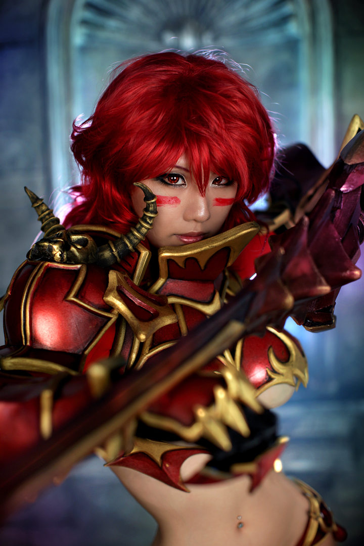Cosplay nhân vật Elyuin gợi cảm từ game Kingdom Under Fire Online