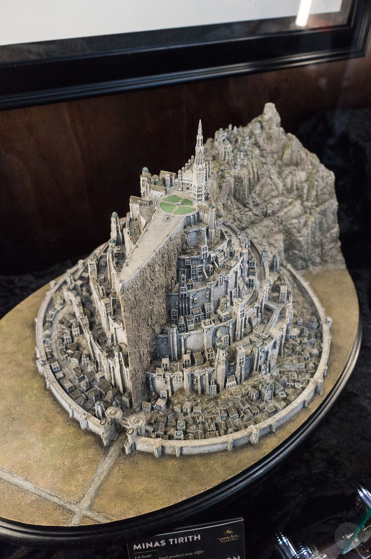 Những đạo cụ và mô hình  tuyệt đẹp trong Lord of the Rings và Warcraft
