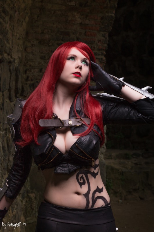 Cosplay LMHT: Hóa thân Nidalee và Katarina cực chất của nữ cosplayer Đức