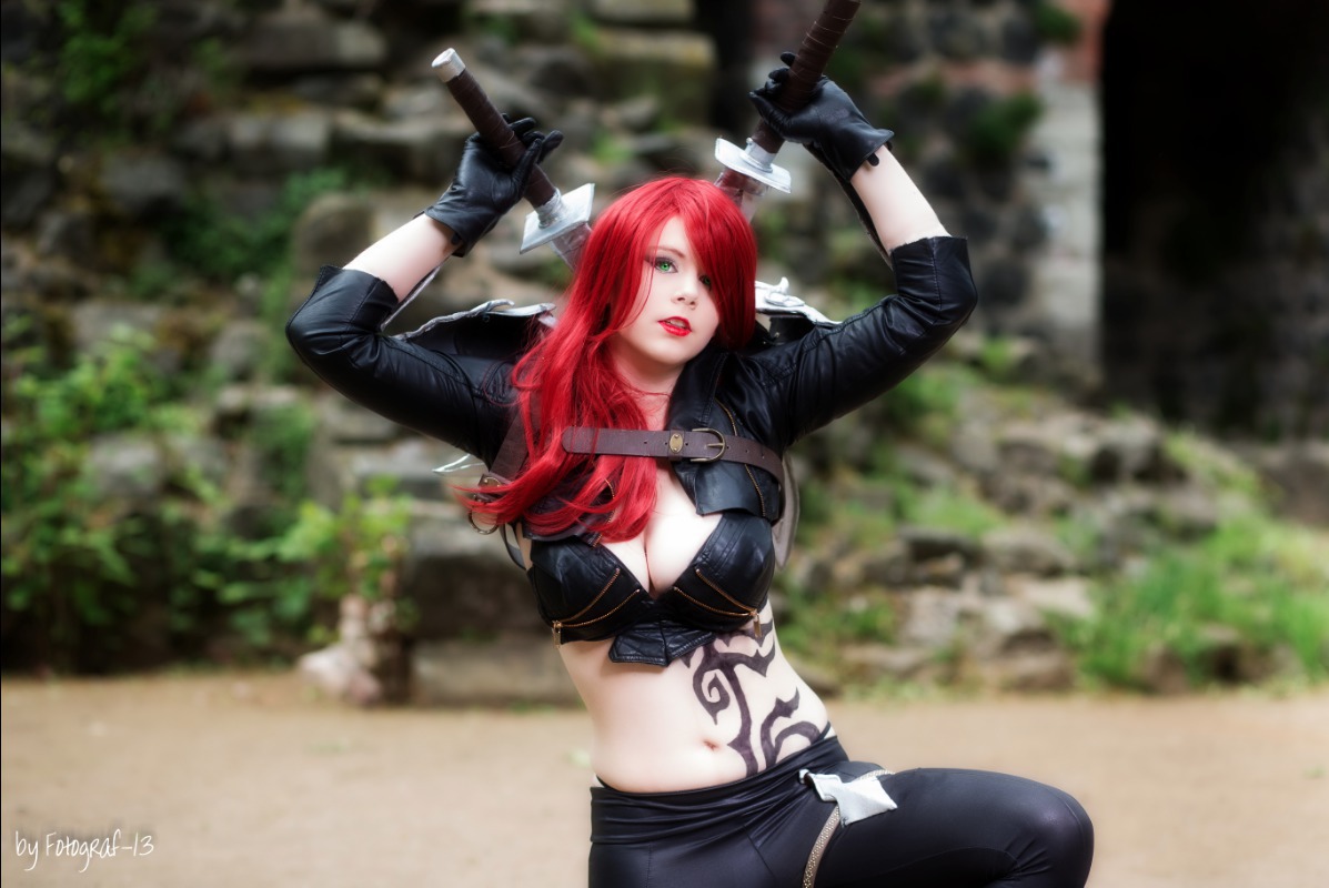 Cosplay LMHT: Hóa thân Nidalee và Katarina cực chất của nữ cosplayer Đức