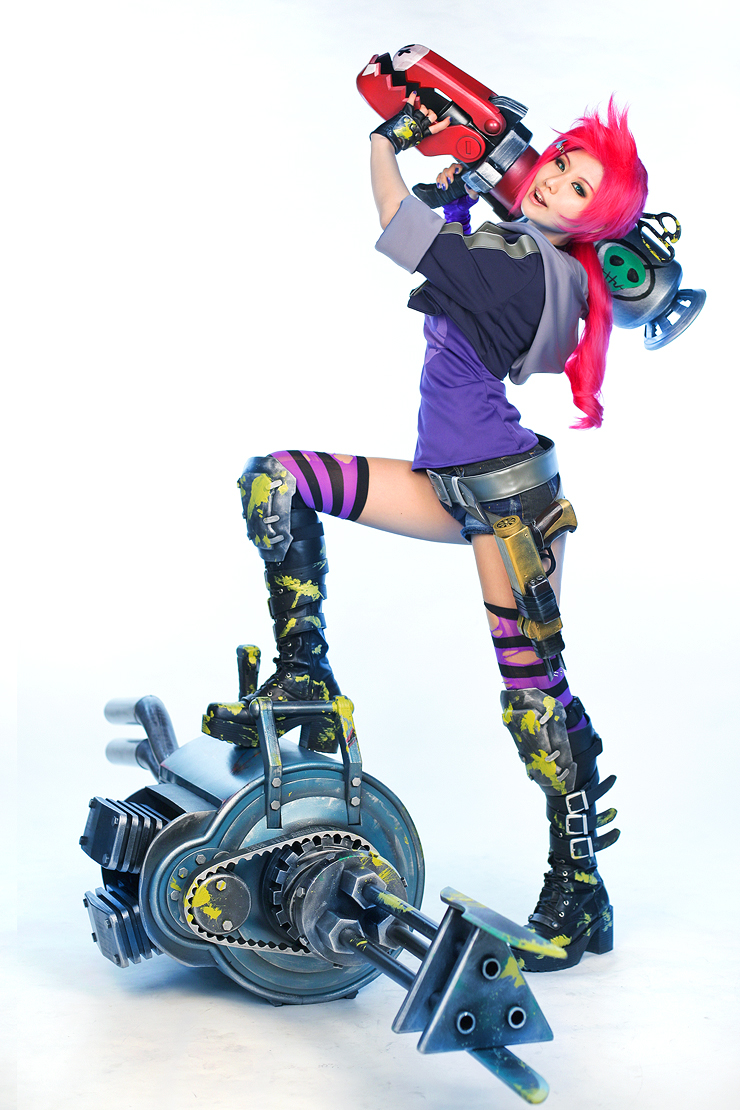 Cosplay LMHT: Tasha hóa thân dũng sĩ diệt zombie Jinx