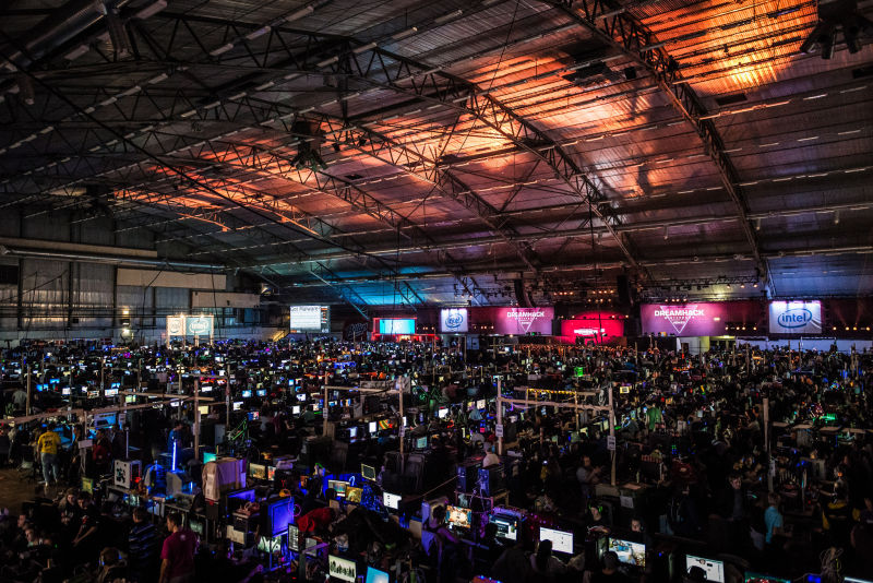 DreamHack Winter 2015: Ngày hội game thủ lớn nhất thế giới