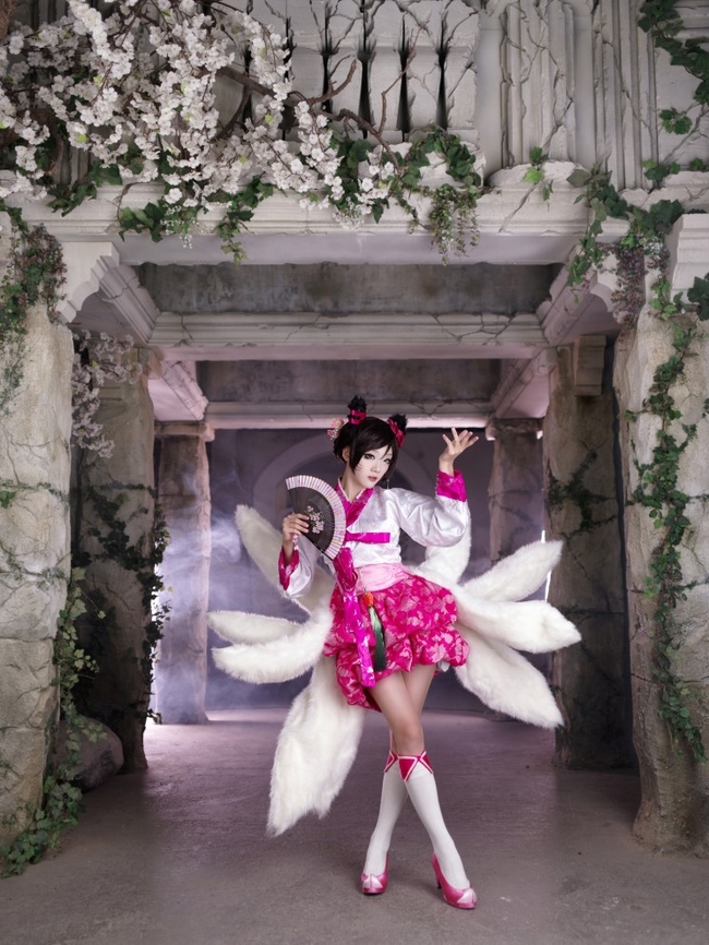 Cosplay LMHT: Ahri nữ tính trong trang phục Dynasty