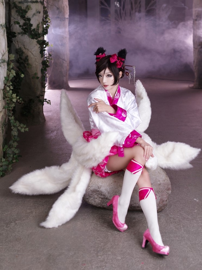 Cosplay LMHT: Ahri nữ tính trong trang phục Dynasty