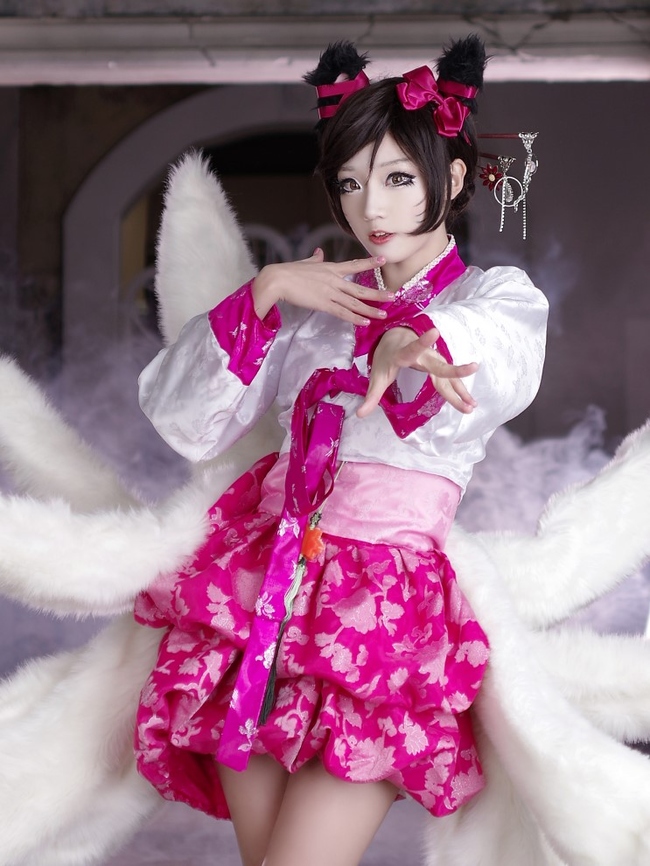 Cosplay LMHT: Ahri nữ tính trong trang phục Dynasty