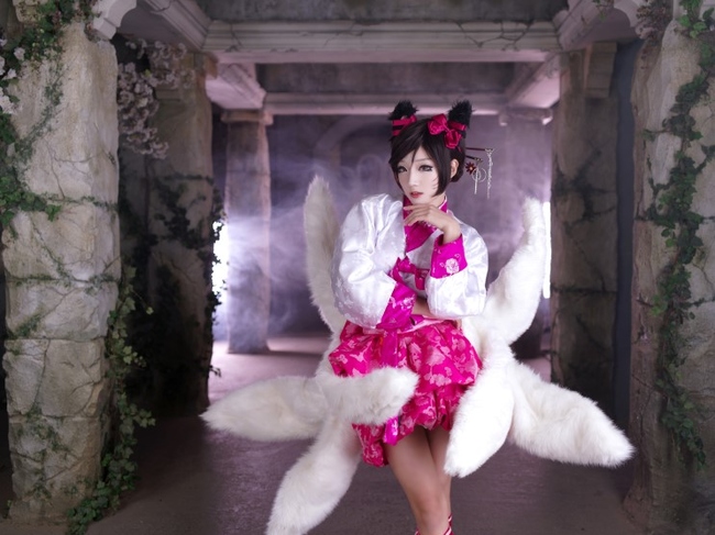 Cosplay LMHT: Ahri nữ tính trong trang phục Dynasty