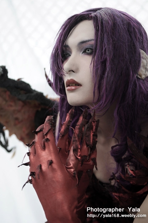 Ma mị cosplay Morgana Blackthorn trong Liên Minh Huyền Thoại