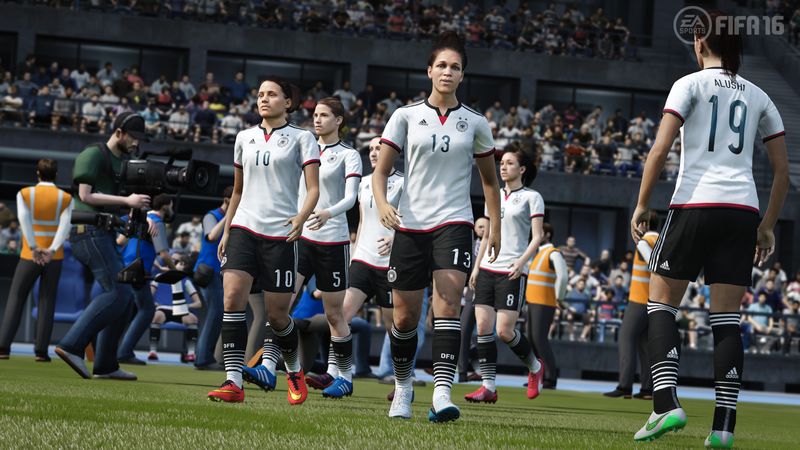 Vì sao FIFA 16 không đưa cầu thủ nữ vào chế độ Career mode ?