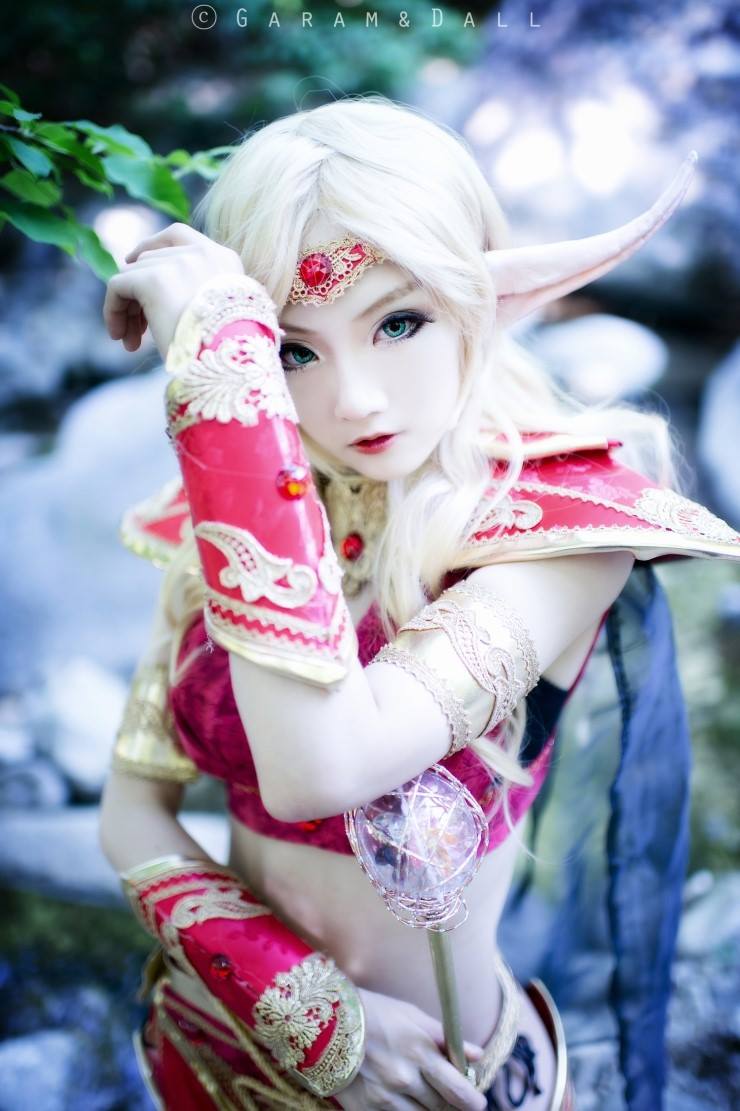 Chiêm ngưỡng cosplay Blood Elf gợi cảm trong World of Warcraft
