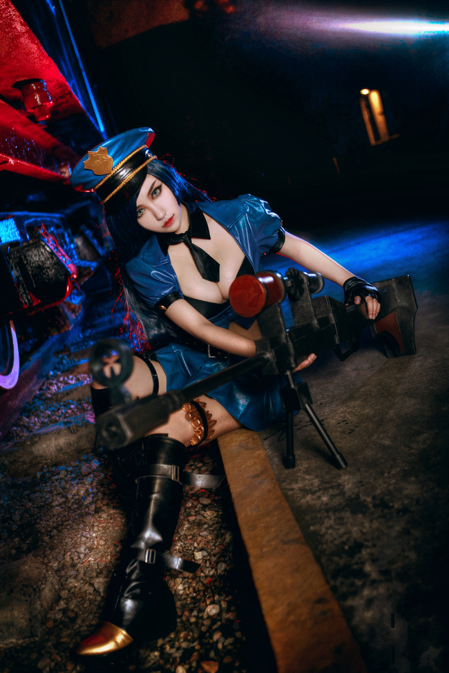 Cosplay LMHT: Vẻ lạnh lùng của nữ cảnh sát trưởng Caitlyn