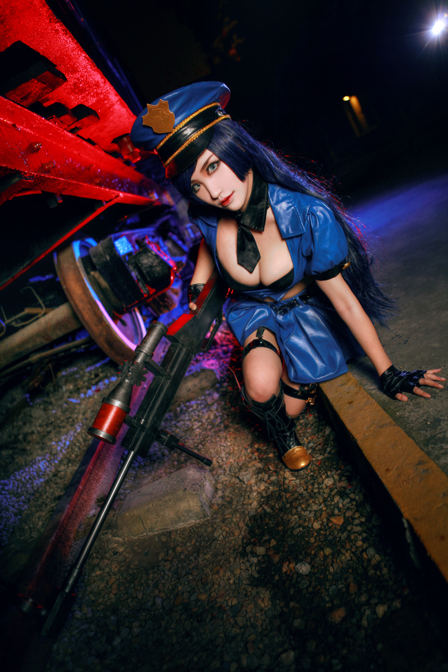 Cosplay LMHT: Vẻ lạnh lùng của nữ cảnh sát trưởng Caitlyn