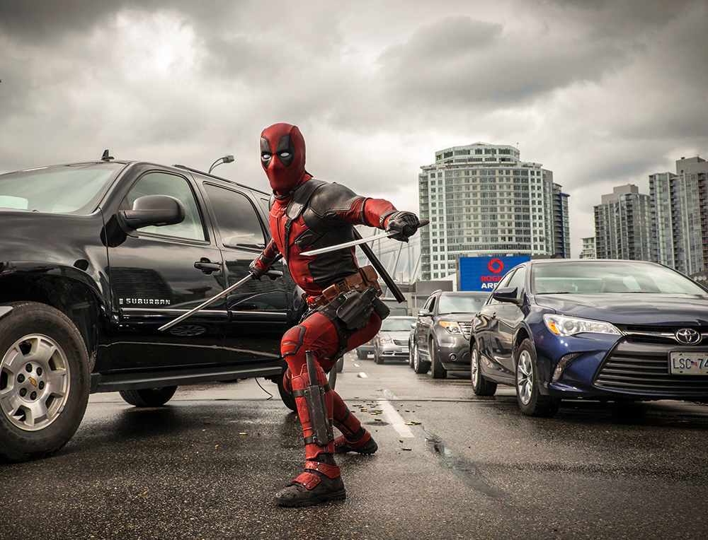 Deadpool ‘quậy tưng’ trong trailer phim chính thức