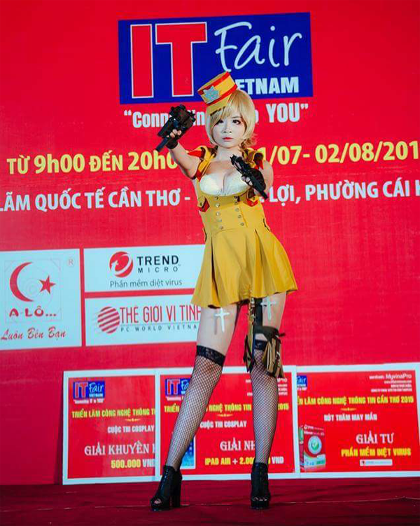 Màn cosplay Đột Kích dễ thương của nữ game thủ Việt