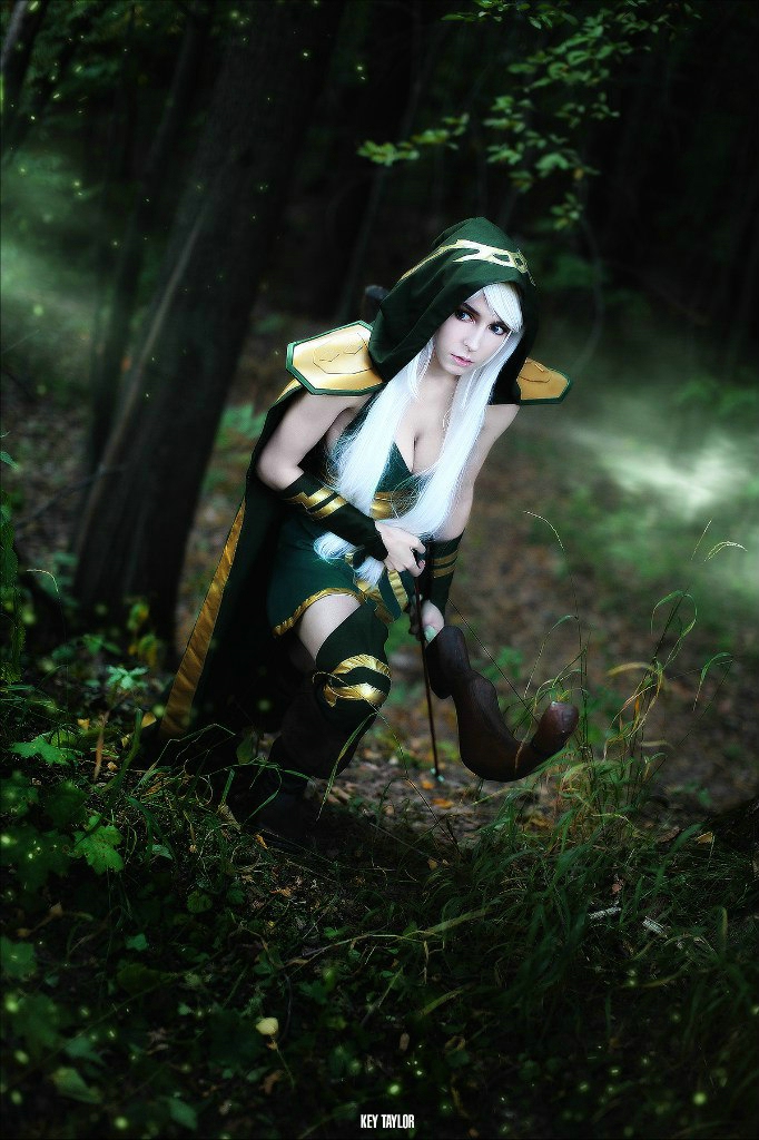 Cosplay LMHT: Ashe trong trang phục Robin Hood