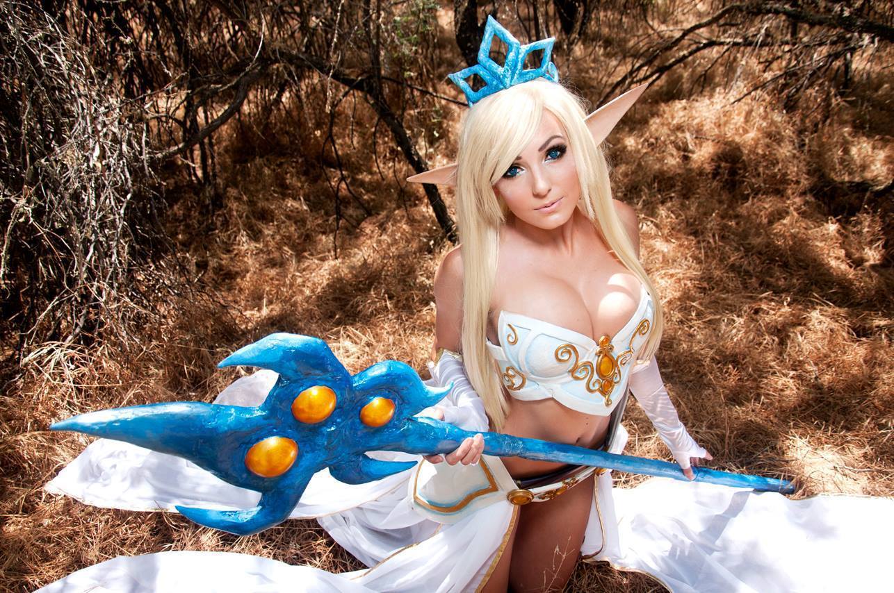 Cosplay LMHT: Những nữ tướng… ngực khủng