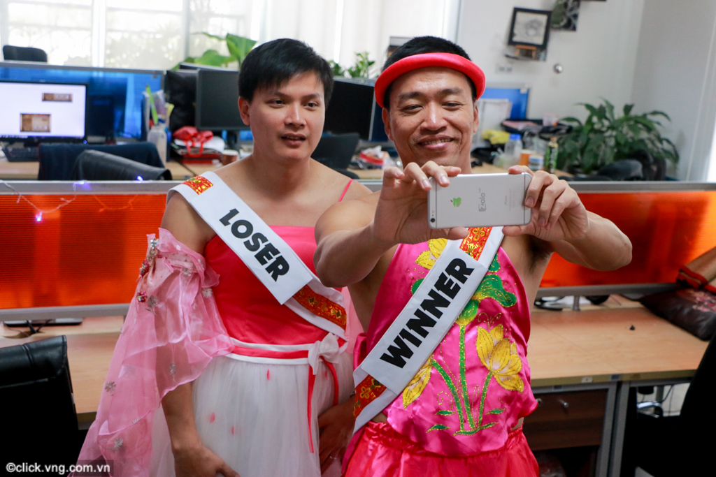 CEO VNG mặc… váy hồng với mục đích thiện nguyện