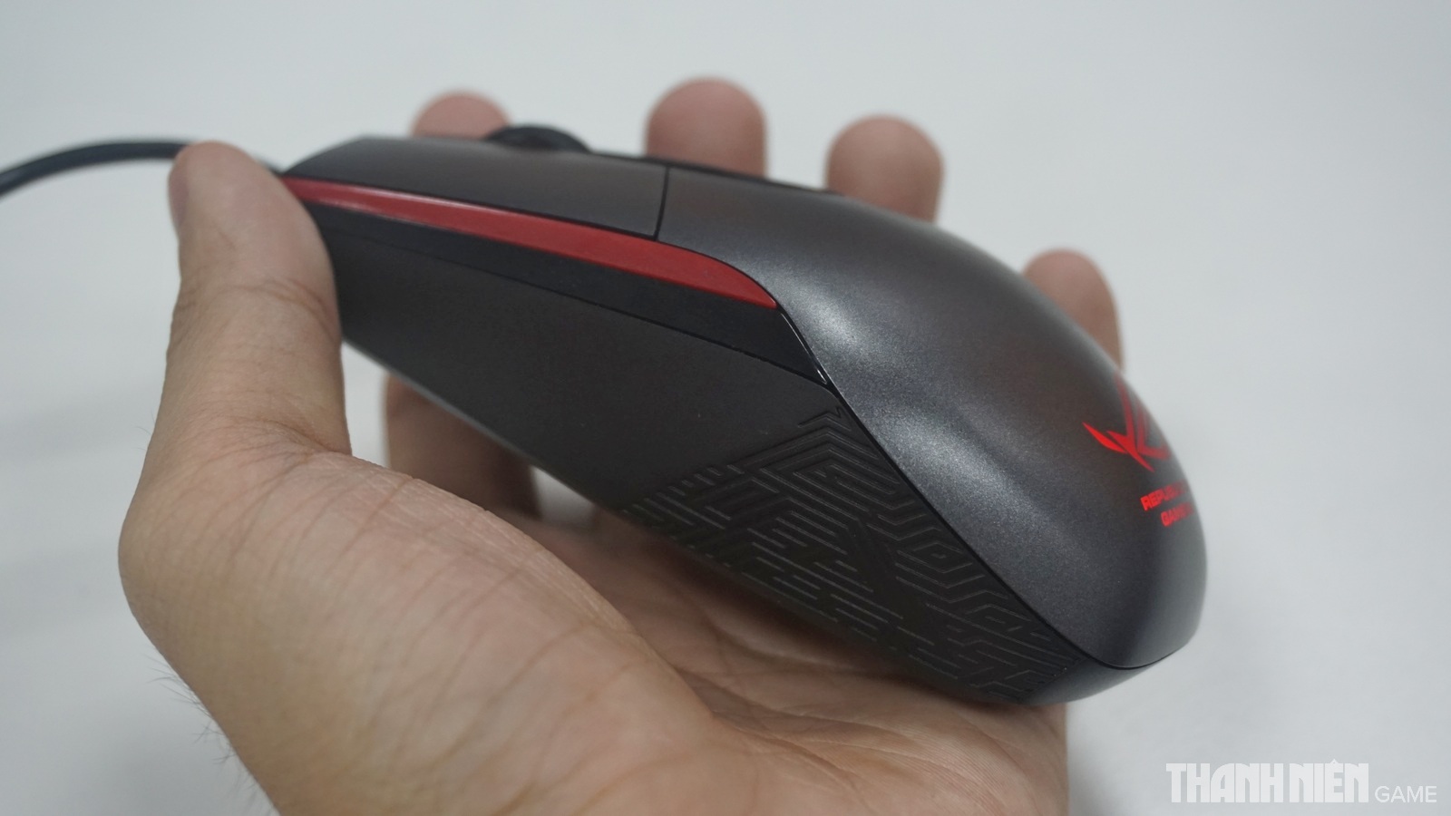 Đánh giá chuột chơi game ASUS ROG Sica - Đoản đao sắc bén