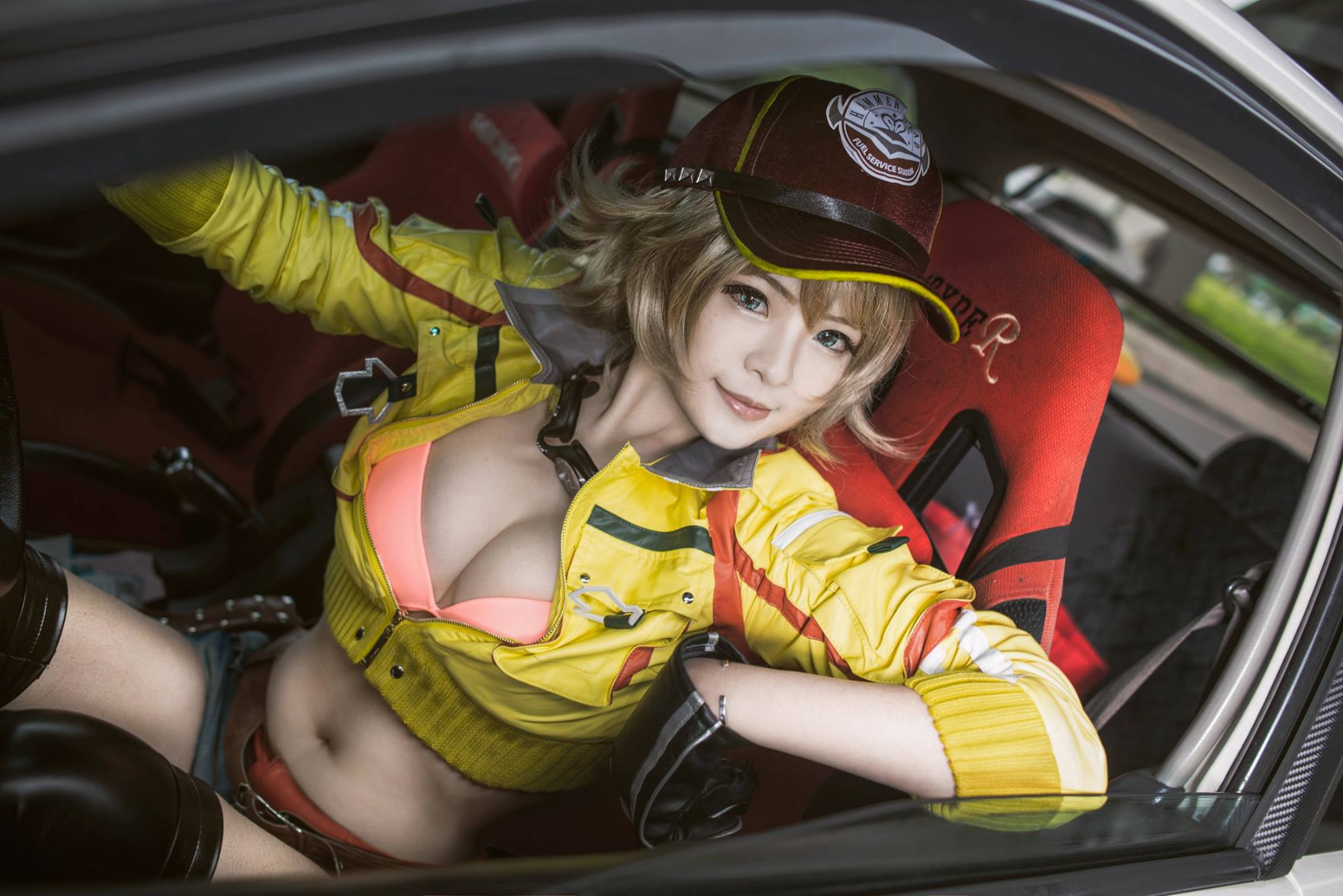 Final Fantasy XV: Ngắm cosplay cực quyến rũ của cô nàng Cindy