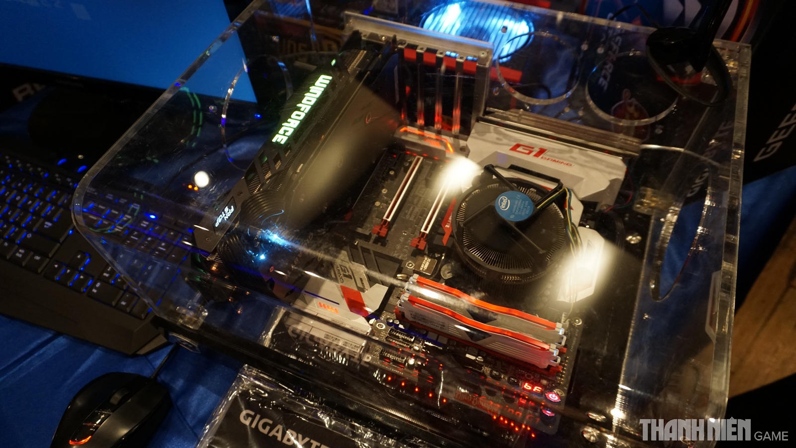 Tập tành làm modder cùng Intel Extreme PC Master