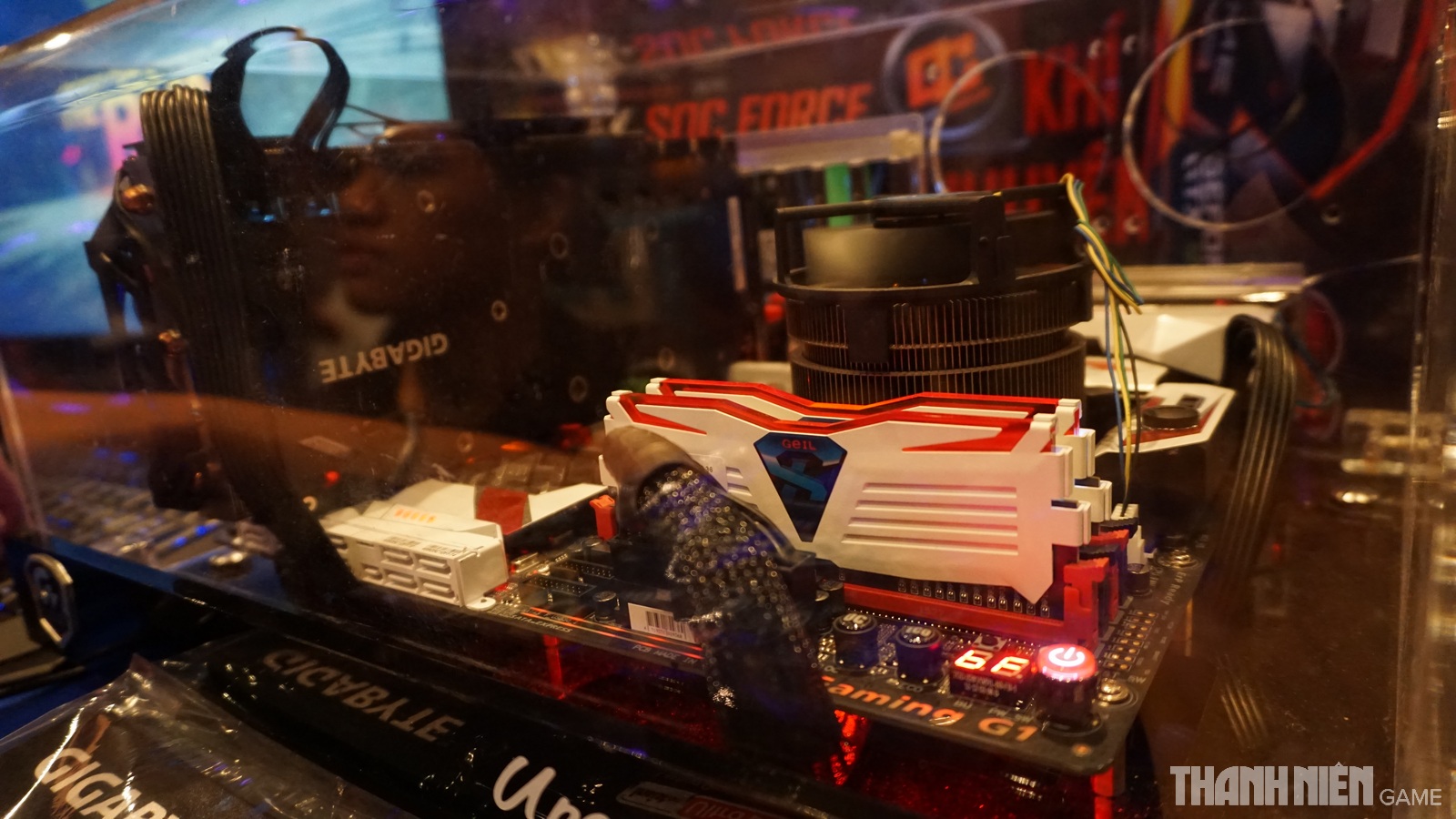 Tập tành làm modder cùng Intel Extreme PC Master