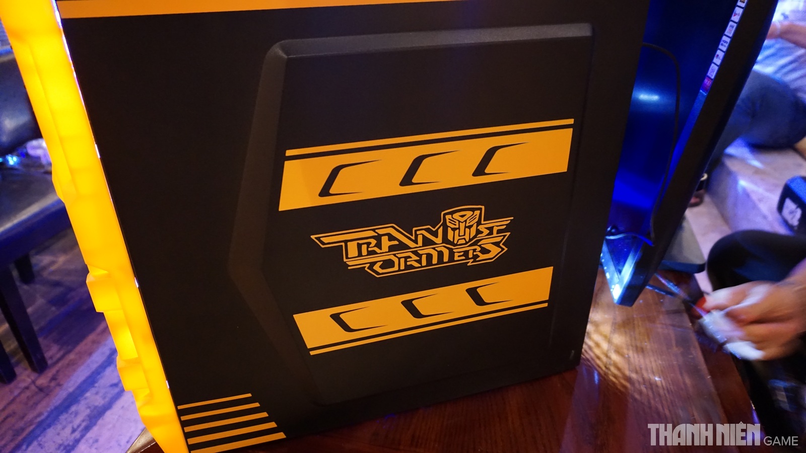 Tập tành làm modder cùng Intel Extreme PC Master