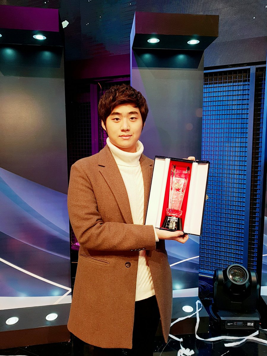 Korea esports Awards 2016: SKT T1 bội thu giải thưởng