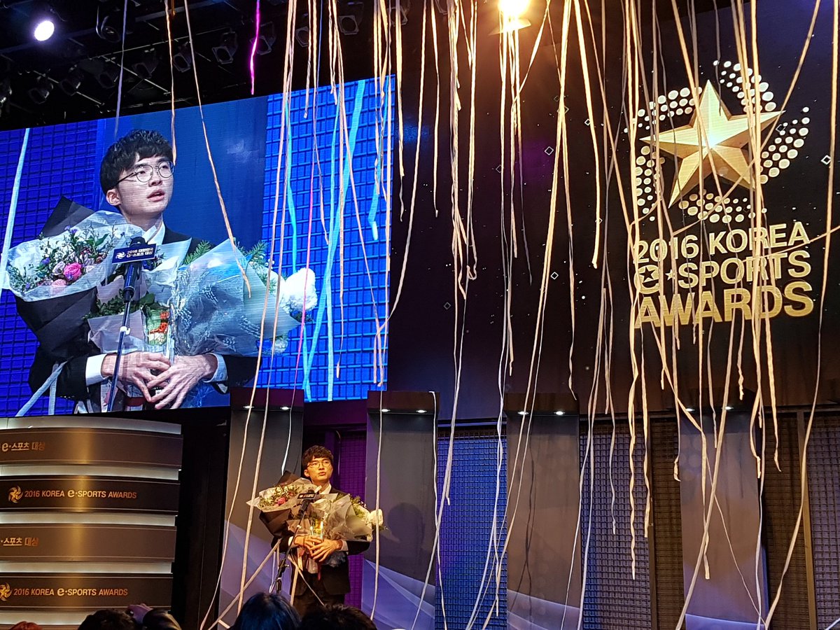 Korea esports Awards 2016: SKT T1 bội thu giải thưởng