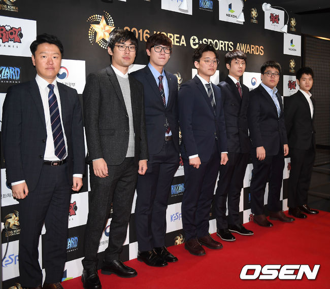 Korea esports Awards 2016: SKT T1 bội thu giải thưởng