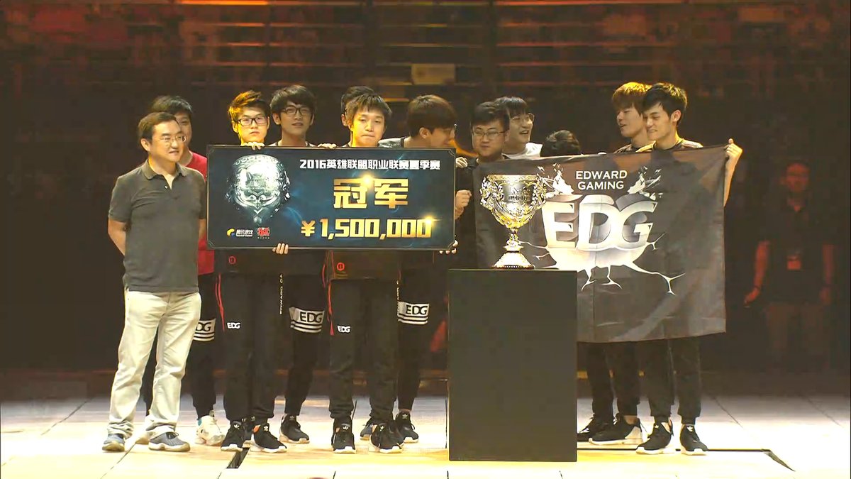 ROX Tigers: 'Châu Âu sẽ về nhà sau vòng bảng CKTG 2016'