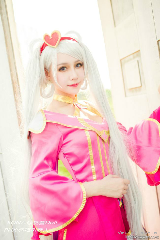 Cosplay Sona Tiểu Tình Nhân