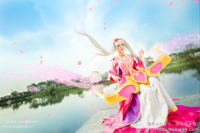 Cosplay Sona Tiểu Tình Nhân