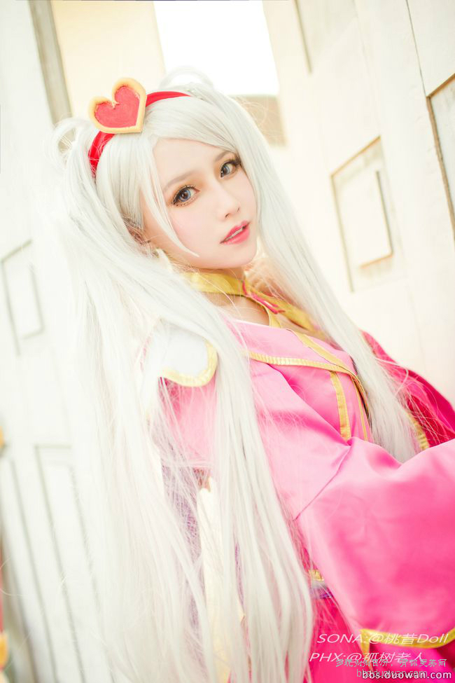 Cosplay Sona Tiểu Tình Nhân