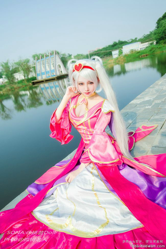 Cosplay Sona Tiểu Tình Nhân