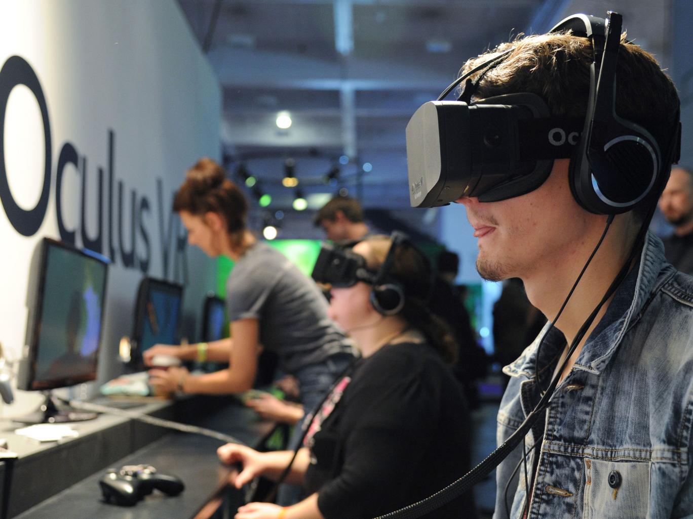 Oculus rift và HTC Vive khó cạnh tranh tại thị trường Việt