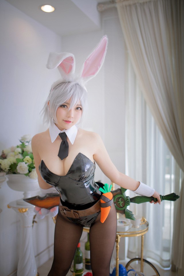 LMHT: cosplay Riven Thỏ Ngọc