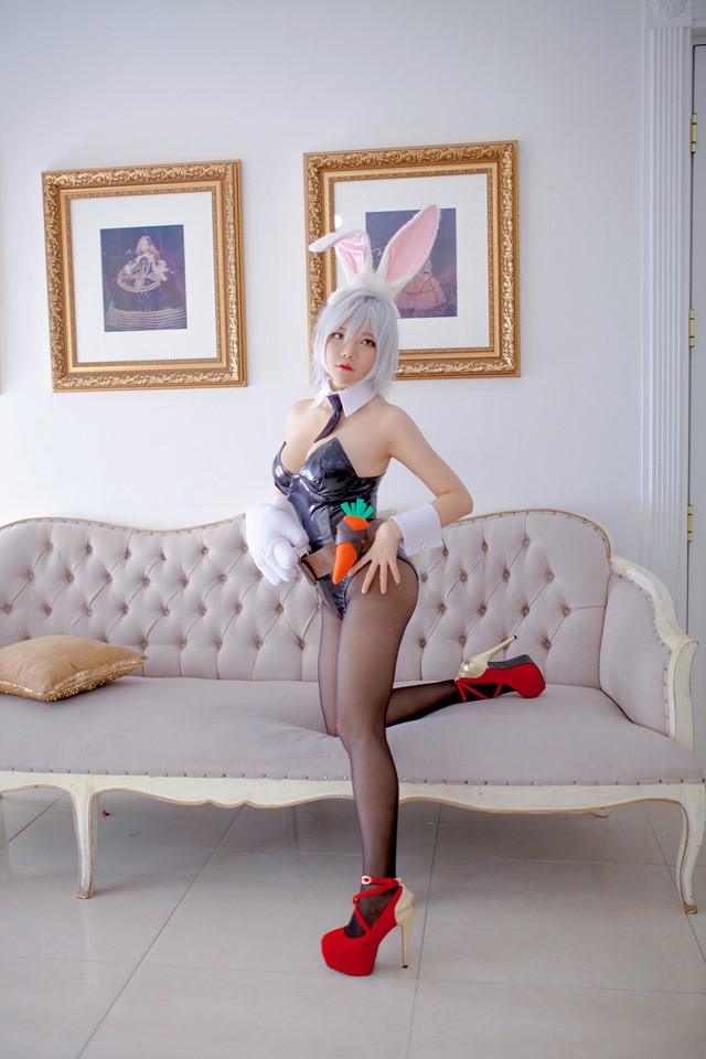 LMHT: cosplay Riven Thỏ Ngọc