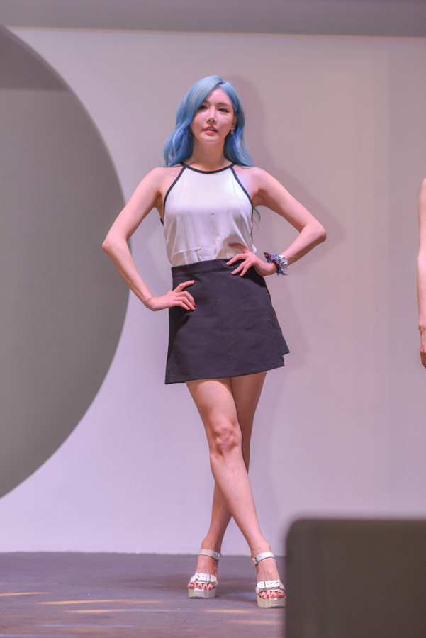 ChinaJoy 2016: 'Cận cảnh' nhan sắc showgirl tại các gian hàng