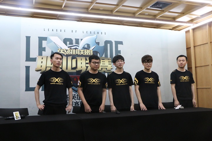 Snake eSports: 'Hiện tại SofM chỉ nói được xin chào bằng tiếng Trung'