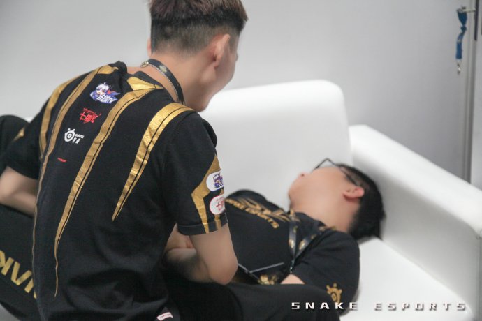 LMHT: SofM và đồng đội tại Snake eSports