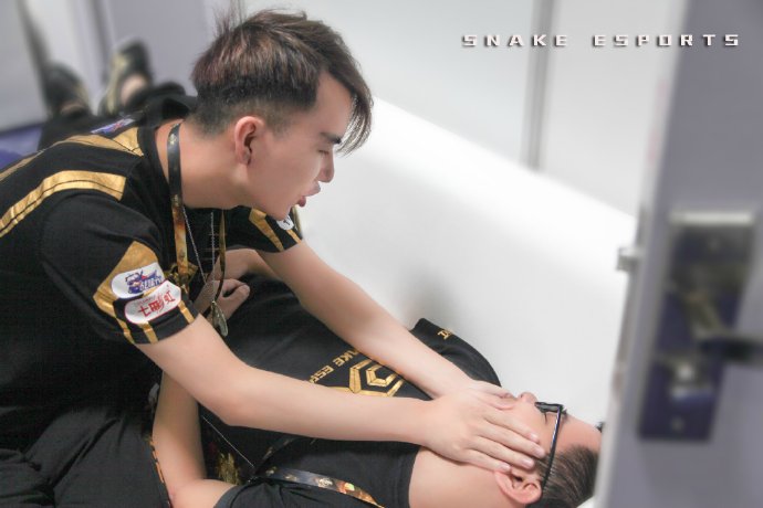 LMHT: SofM và đồng đội tại Snake eSports