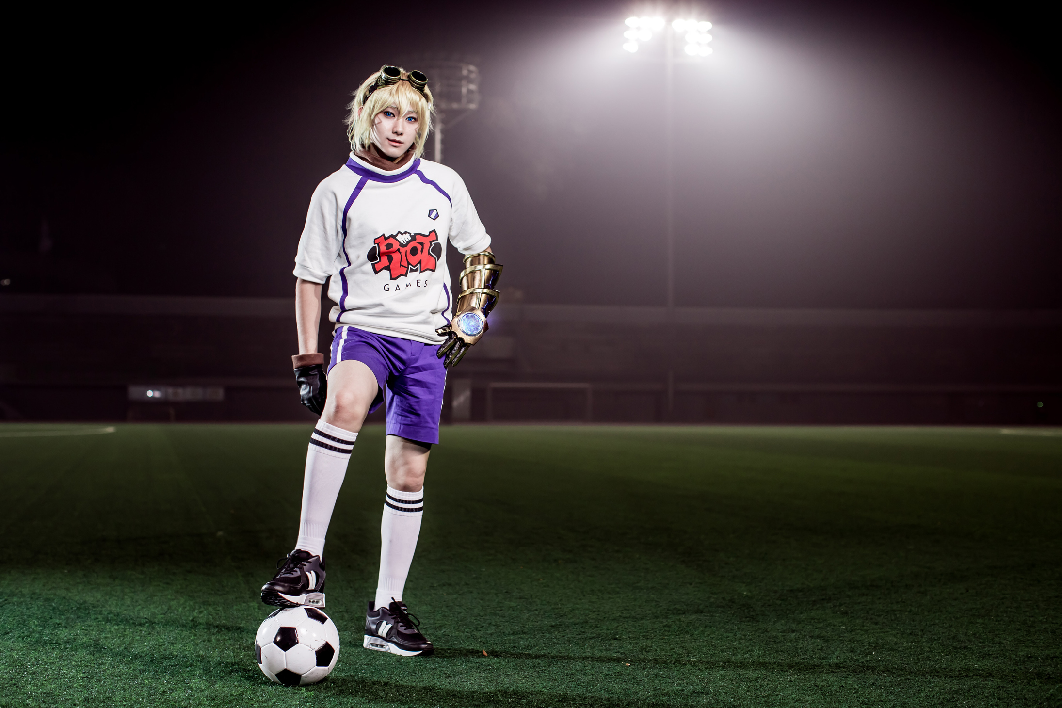 Đứng tim trước cosplay Katarina Trọng T&agrave;i v&agrave; Ezreal Tiền Đạo