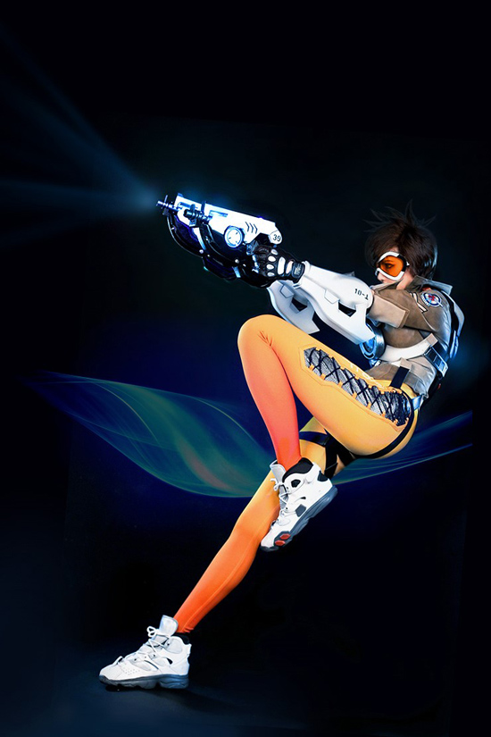 Ngắm cosplay Tracer cực ấn tượng của nhóm Spiral Cats